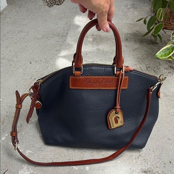 Dooney & Bourke Handbags - Dooney Burke Vacchetta leather bag